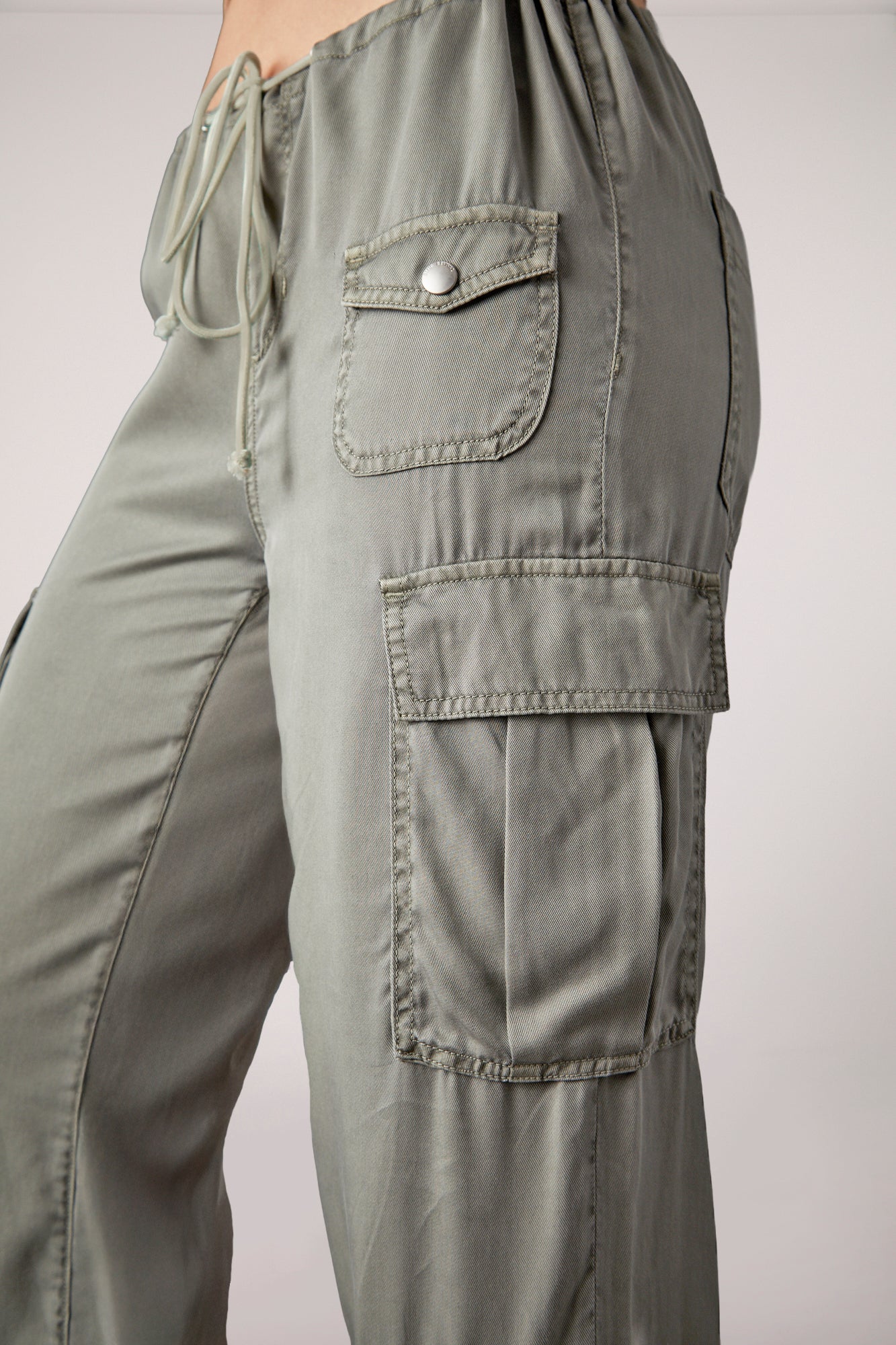 In Combat Tencel Wide Leg - Light Olive