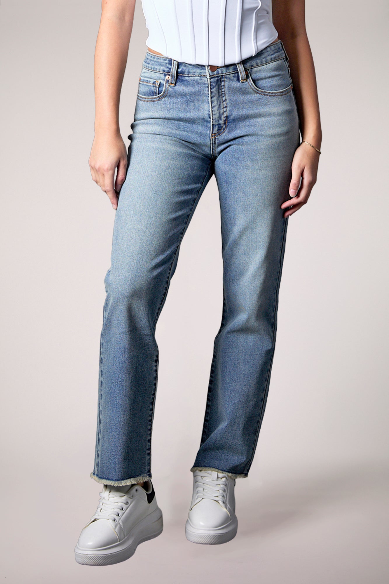 Quinn Mid Rise Straight Jean - Fiji