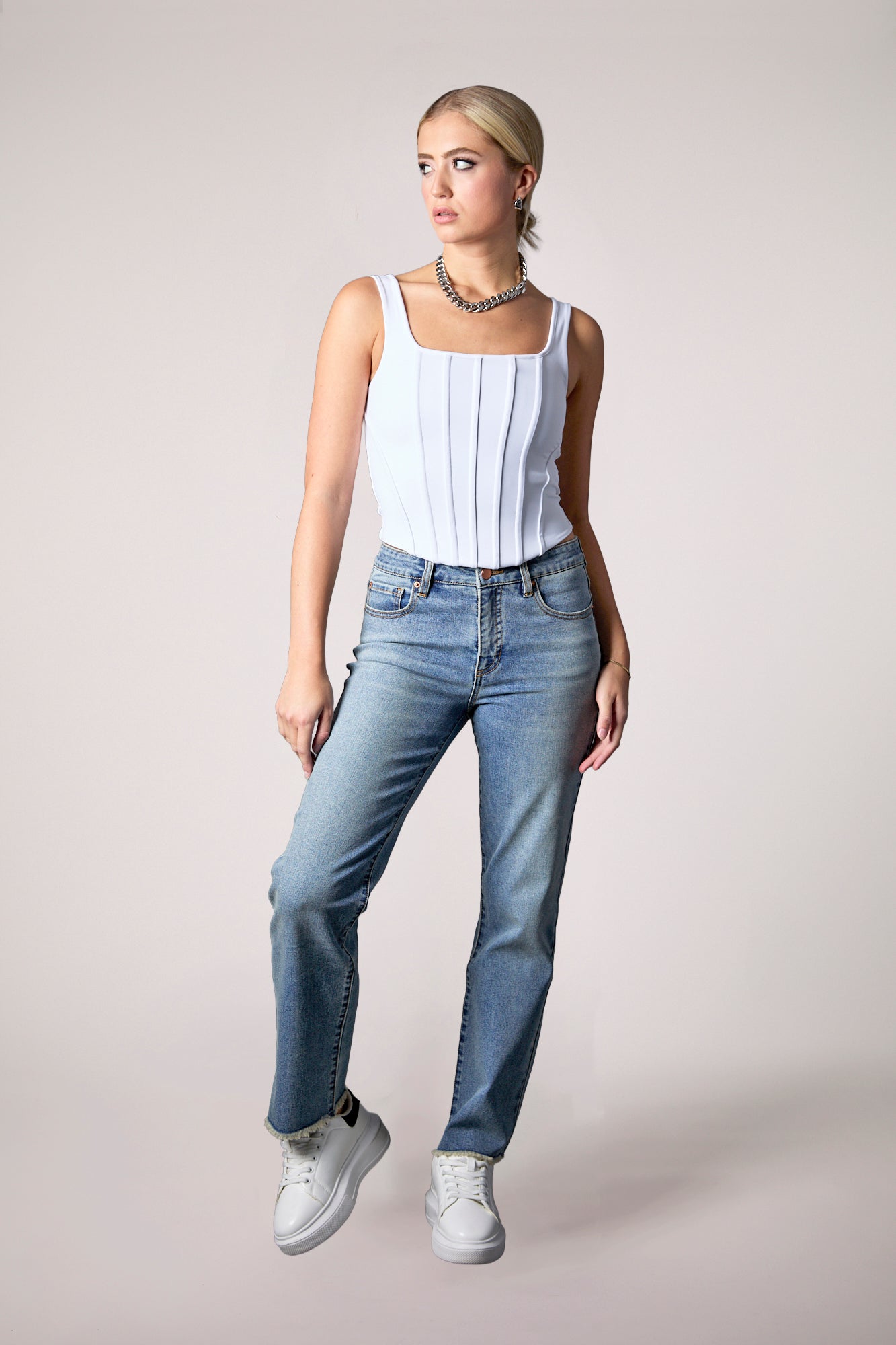 Quinn Mid Rise Straight Jean - Fiji